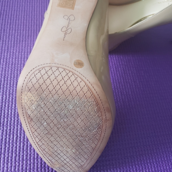 Jessica Simpson nude heels - Picture 4 of 4